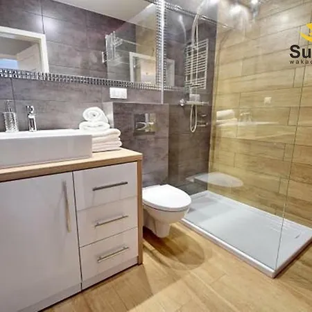 Sunflowers Apartament Cristal W Kolobrzegu * Колобжег